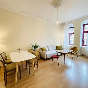 Apartment Stilvolle Altbauwohnung Am Rande Der Dresdner Neustadt, Dresden